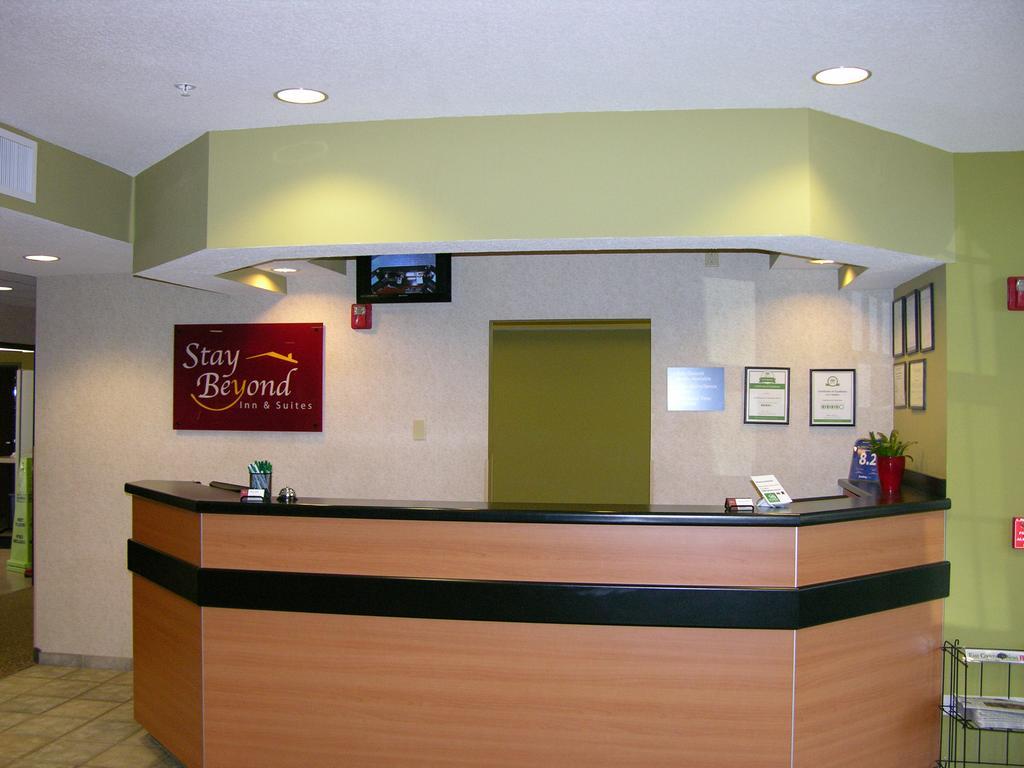 Stay Beyond Inn & Suites Elma Экстерьер фото