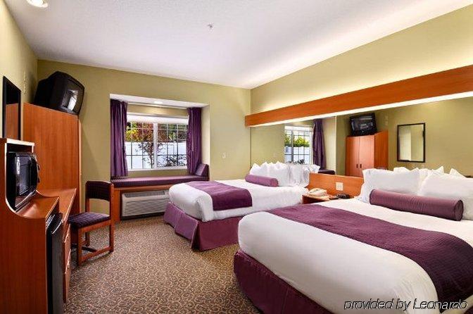 Stay Beyond Inn & Suites Elma Номер фото