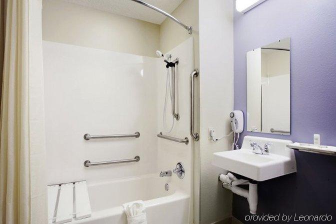 Stay Beyond Inn & Suites Elma Экстерьер фото